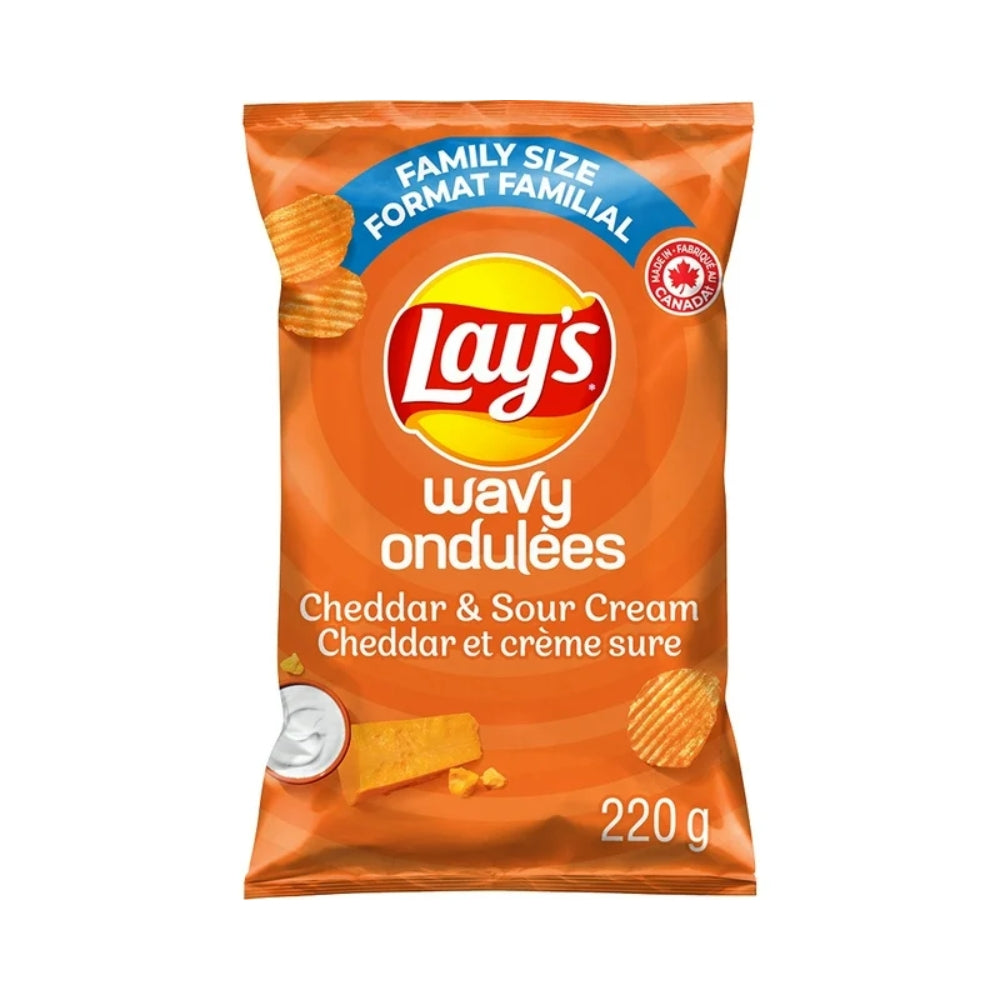 Lay's Wavy Cheddar & Sour Cream Chips (220g)